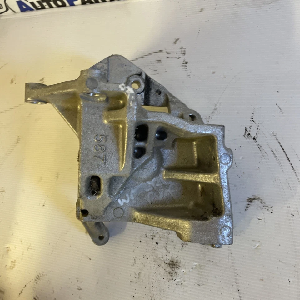toyota hiace Dyna 2.5 d4d 2007 water pump bracket 246260-587 — 第 4/4 张图片