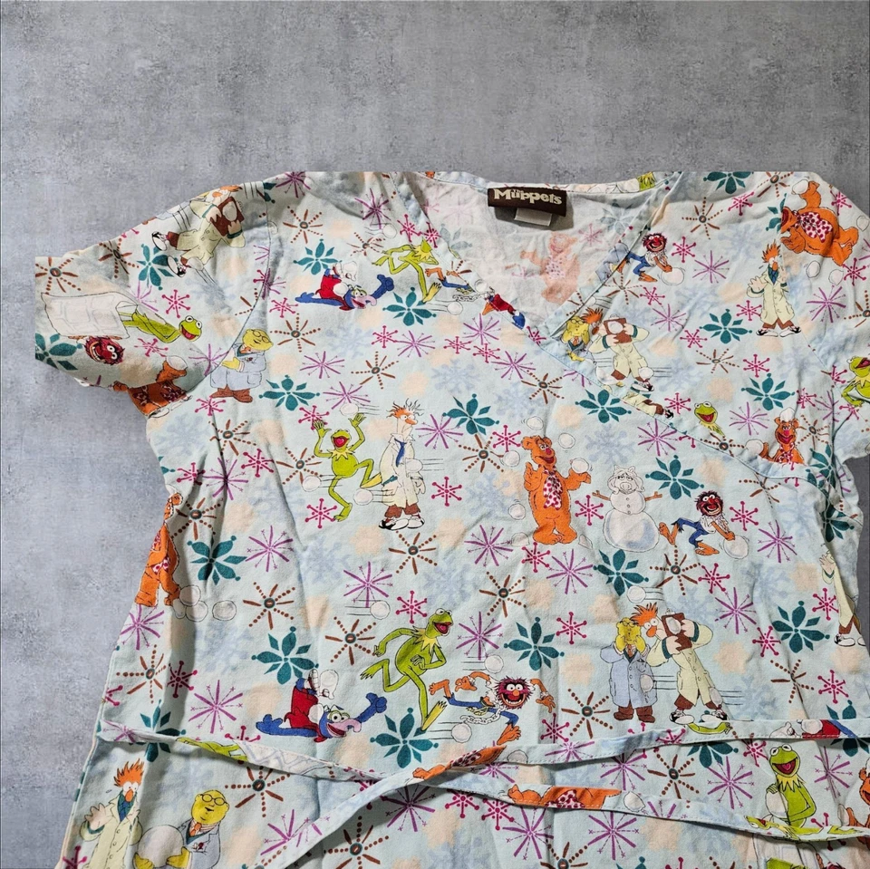 The Muppets Winter Print Scrub Top XS Kermit Miss Piggy Fozzie And Animal - Image 2 of 4
