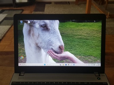 Lenovo Laptop ThinkPad E570, Intel I3-7. Gen 2.40 GHz, 8GB RAM,Intel HD Graphics