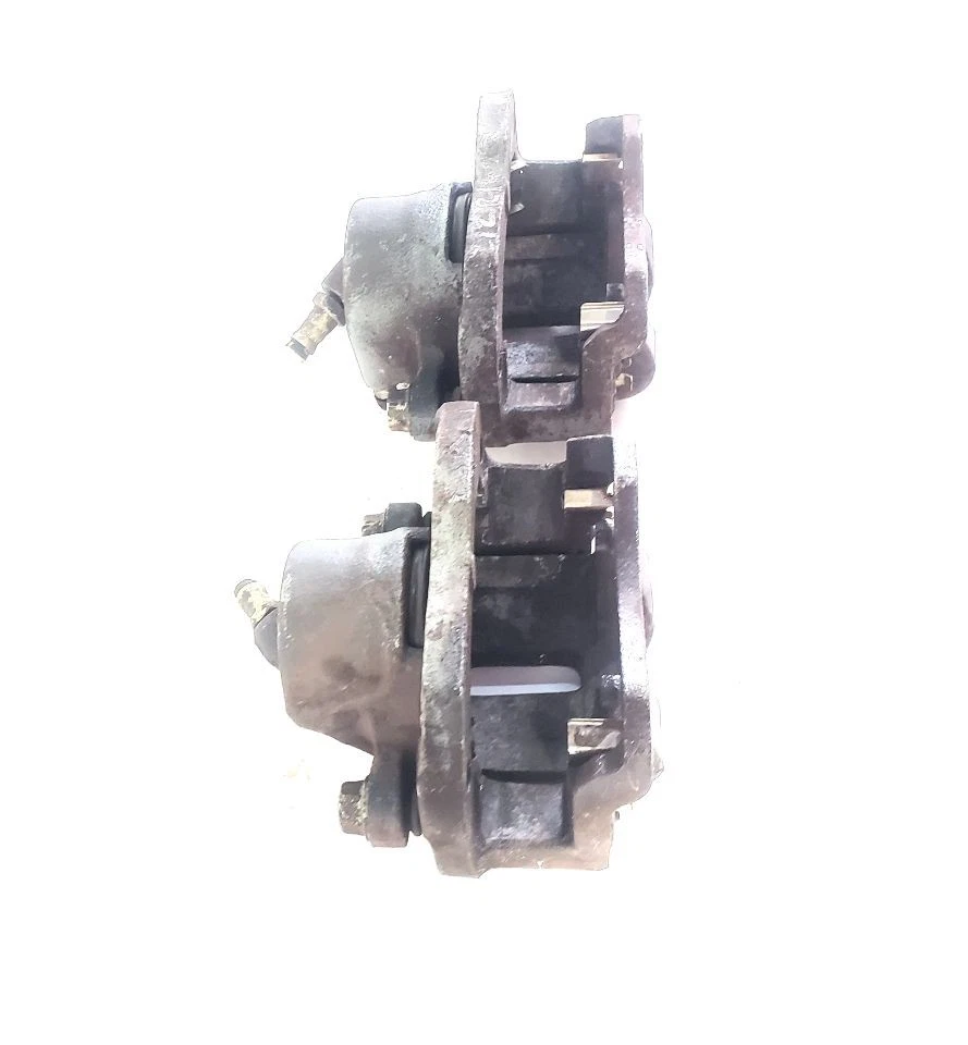 Pinza de freno de disco delantera derecha usada se adapta a: Chrysler Conquest 1987 delantera 4 tacos Fr Foto 4 de 4