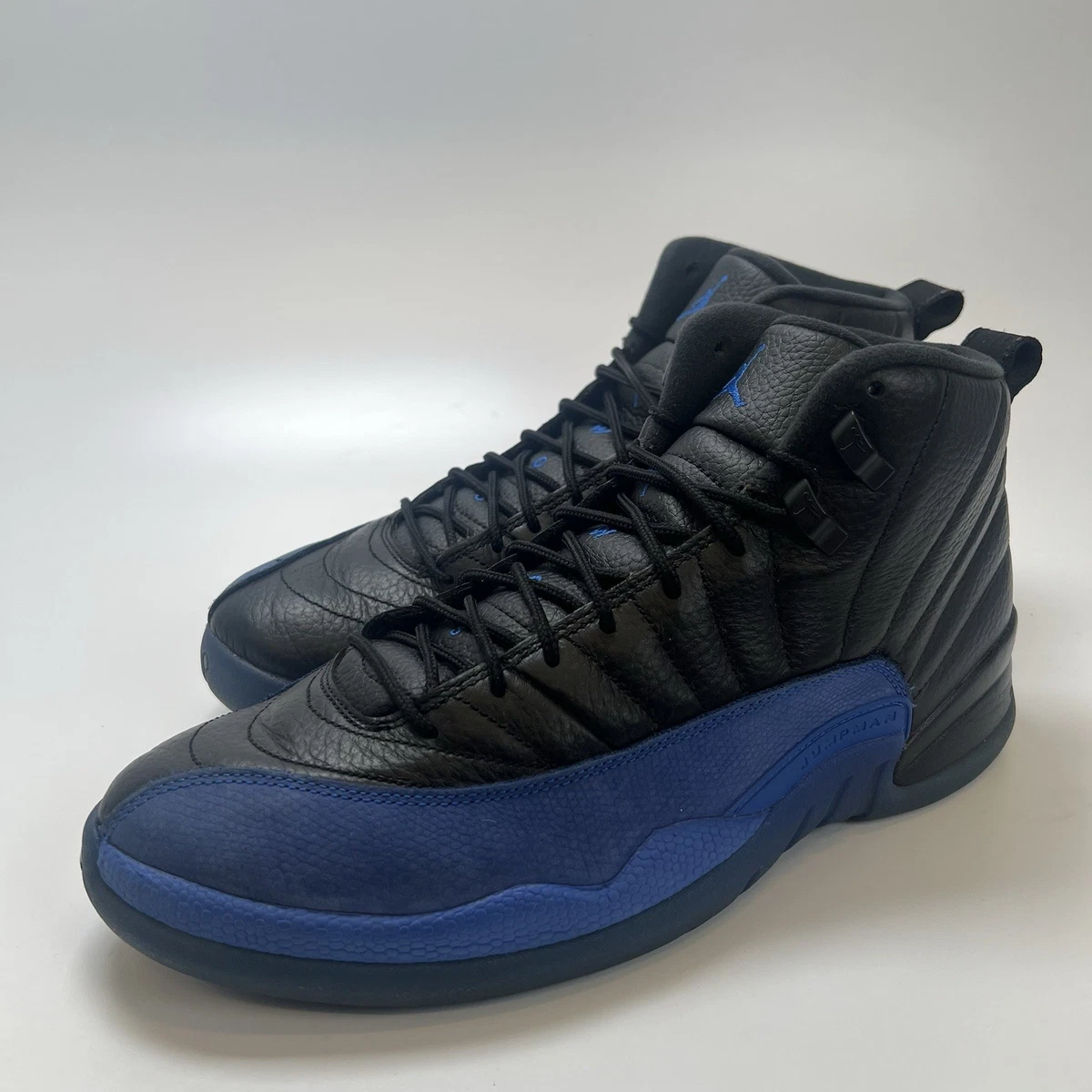 %Size 8 Nike Air Jordan 12 \