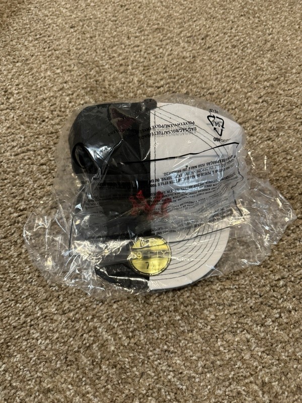 New Era 5950 NY Yankees MLB Fitted Cap Size 7 1/2 Black/White Scarface Sealed DS