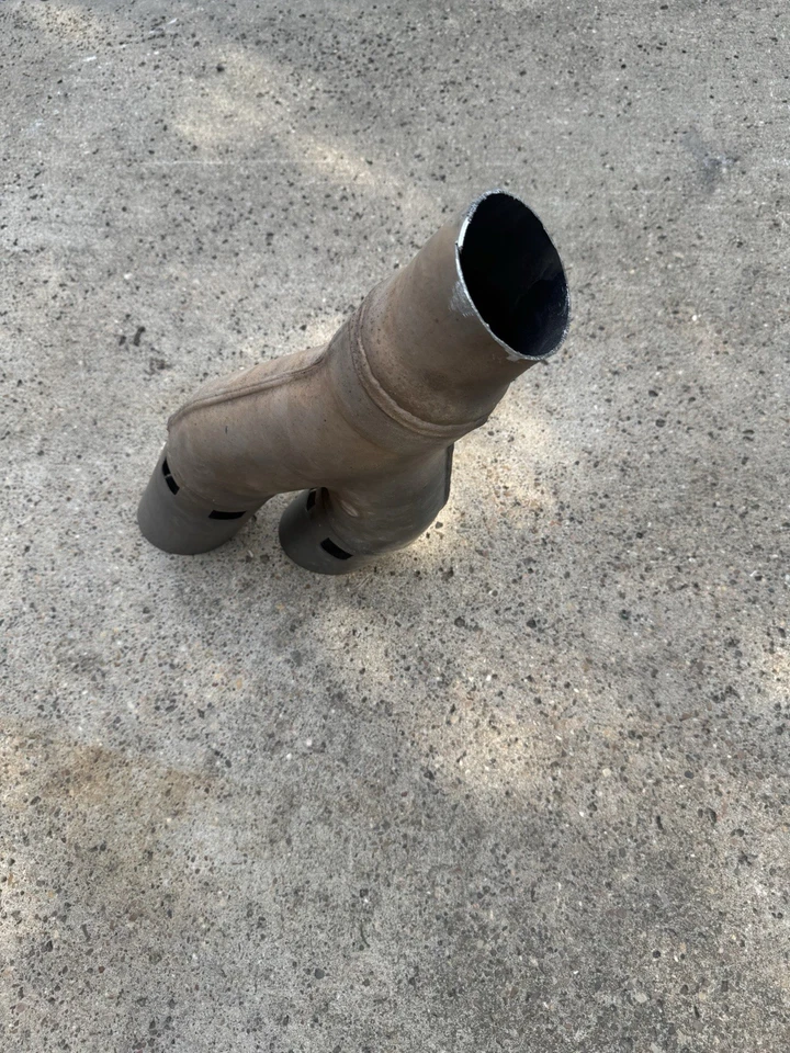 Punta de escape F250, F350, F450 OEM Ford corte Foto 4 de 4