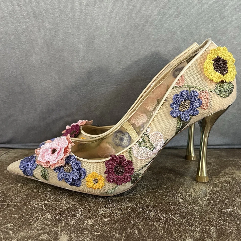 Zapatos de salón Betsey Johnson Aimey para mujer 8 M beige desnudo apliques malla tacones florales Foto 4 de 4
