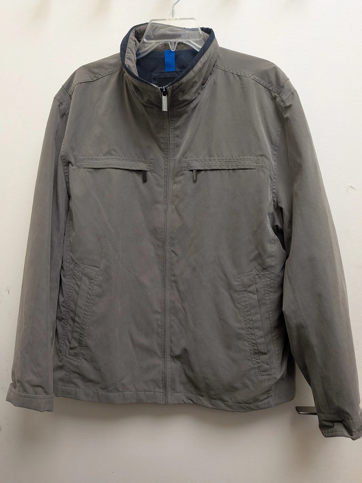London Fog Athleisure Jacket Windbreaker Classic Sporty Preppy Olive Size L
Opens in a new window or