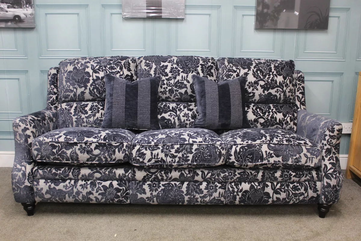 G plan newbury 3 seater deals sofa