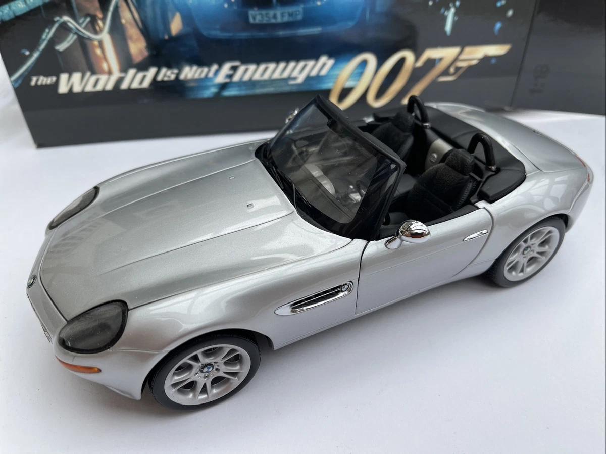 World　Is　James　Not　Z8　Presents　The　1/18　Collection-　BMW　ミニカー　Enough　007　The　Bond