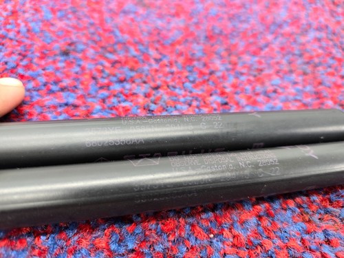 JEEP GRAND CHEROKEE SRT8 05-10 OEM LIFTGATE TAILGATE HATCH LIFT ABSORBER SHOCK - Picture 4 of 4