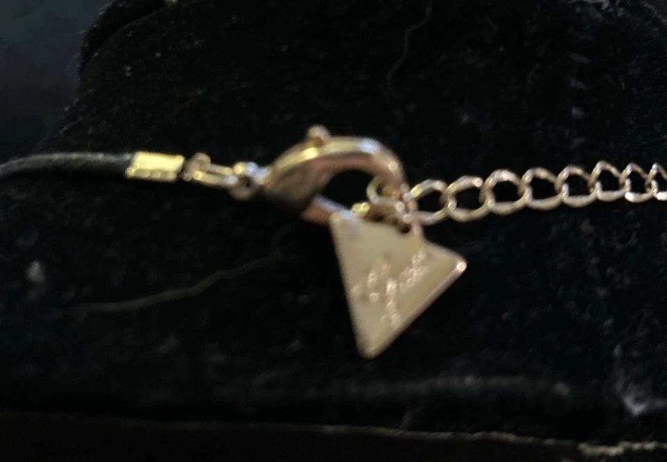 GUESS Feather Gold Black Statement Necklace Chic Modern Preppy - Image 3 of 4