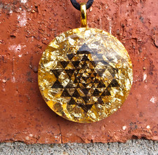 Sri Yantra Orgonite Orgone Energy Manifest Attract Money Wealth Necklace Pendant