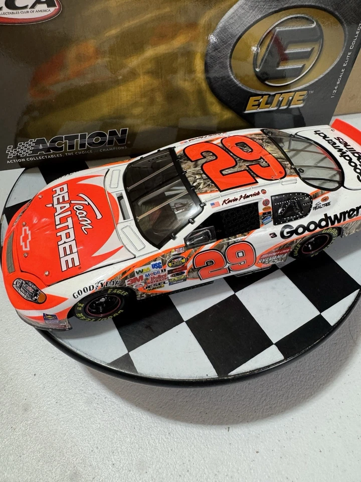Kevin Harvick ELITE #29 GM Goodwrench Realtree 2004 1/24 Nascar Diecast Foto 4 de 4