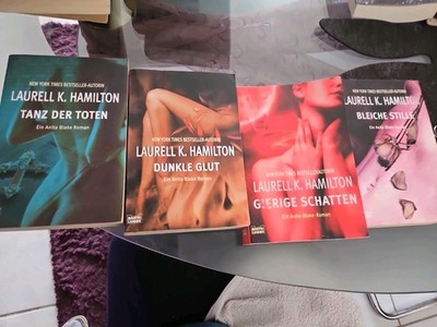 Laurell.K HAMILTON  Vampir Bücher 4 Stck Als ANITA BLAKE Serie  Vampir Jägerin