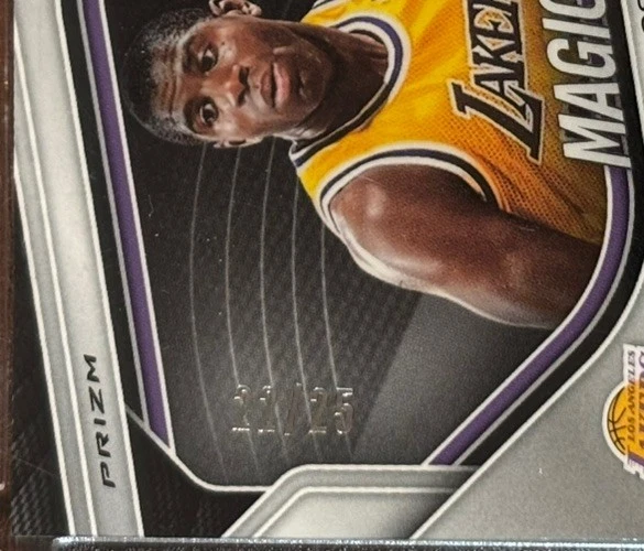 2024-25 Panini Prizm Black Magic Johnson Pulsar Prizm LA Lakers /25!!!! Foto 3 de 3