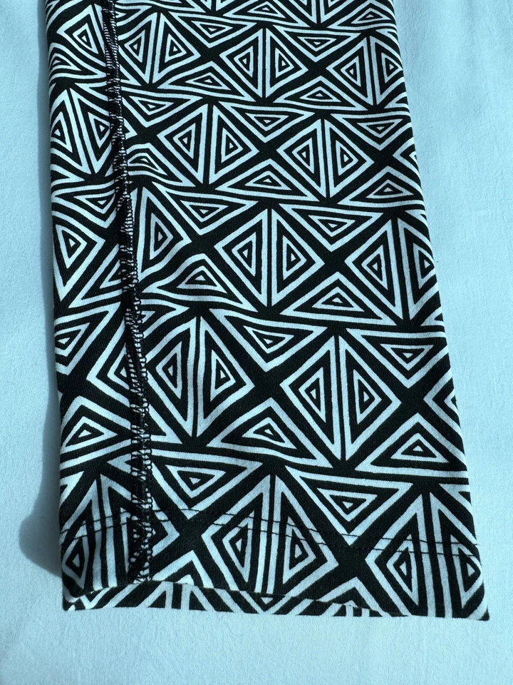 Legging Victorias Secret ROSA talla L Ultimate Yoga ~ pantalón, triángulo azteca blanco/negro Foto 3 de 4