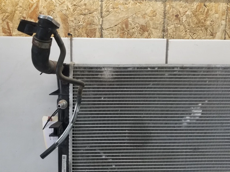 Radiador Subaru Tribeca 2009 3,6 L Foto 3 de 4