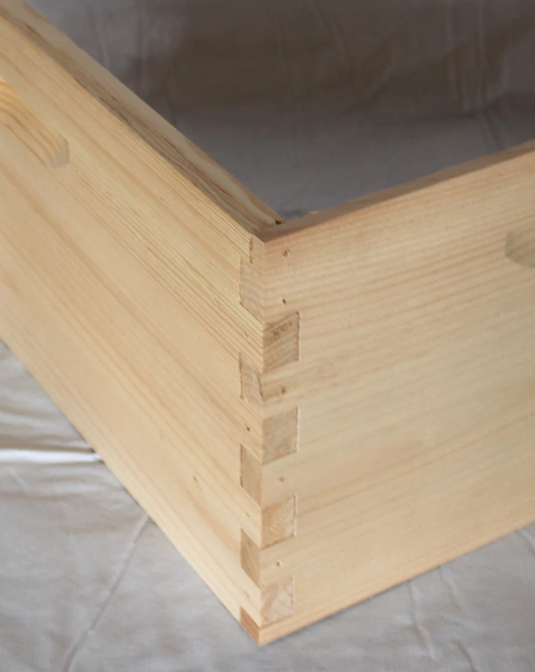 Unassembled SHALLOW 10 FRAME Honey Super Langstroth Beehive COMMERCIAL Pine - Image 2 of 2