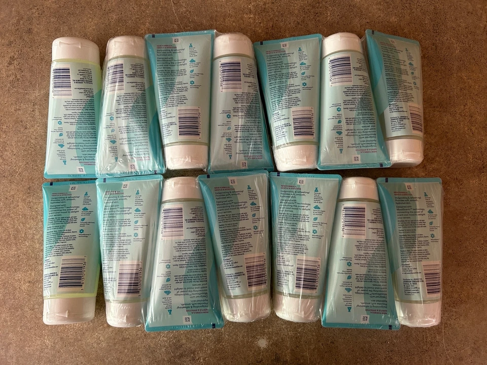 14 Pack Clean & Clear Deep Action Exfoliating Scrub Oil Free 5 Oz Each - Image 2 of 4