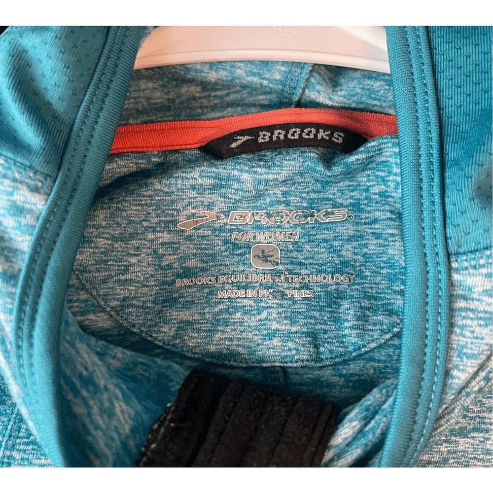 Brooks Running zip up running jacket - image 9