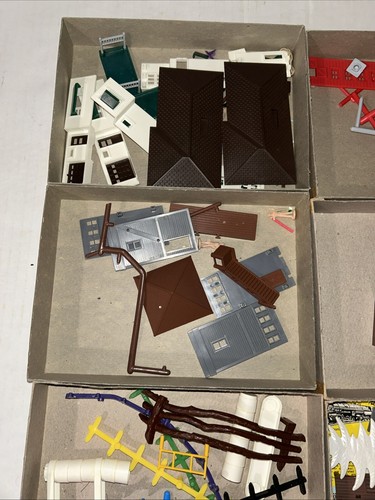 plasticville ho scale buildings Lot Of 6 With Extra - Picture 9 of 14