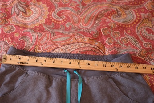 Figs Scrub Set GRAPHITE.. Straight Leg Pants (Med) & Oversized Top (Small)... - Picture 17 of 21
