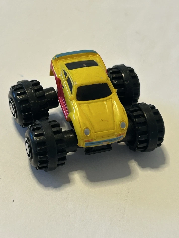 1980s Galoob Micro Machines Cars Boat Vehicles 23 Lot Tank Chevy Vett Parts/PCs - Image 4 of 4