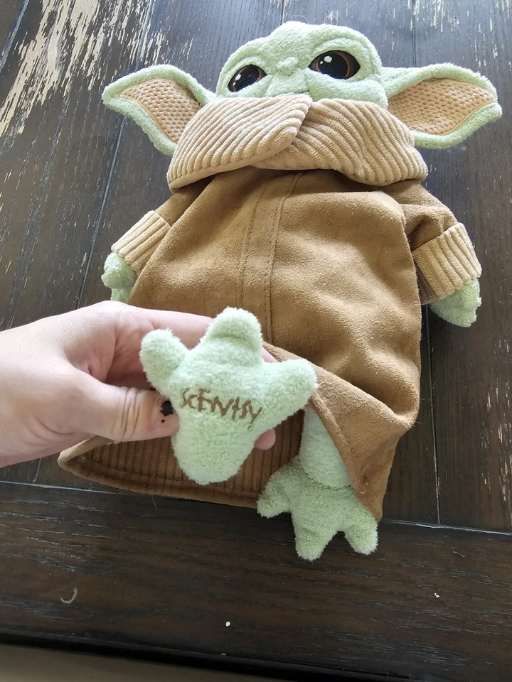 Peluche perfumado Scentsy Buddy Star Wars The Mandalorian The Child Baby Yoda Grogu Foto 2 de 4