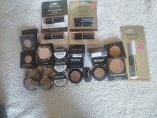 Paquete de maquillaje - 23 artículos.  Nuevo. Maquillaje Freedom