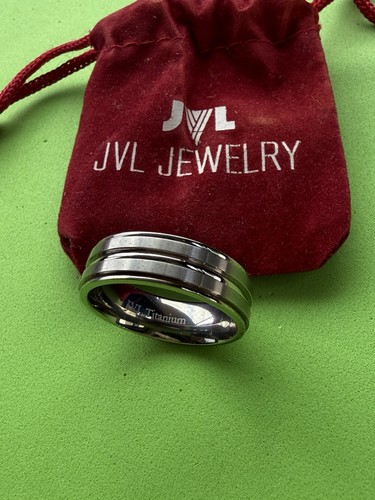 JVL Jewelry Men’s Titanium Wedding Band Ring Size 10/10.25 (20mm)