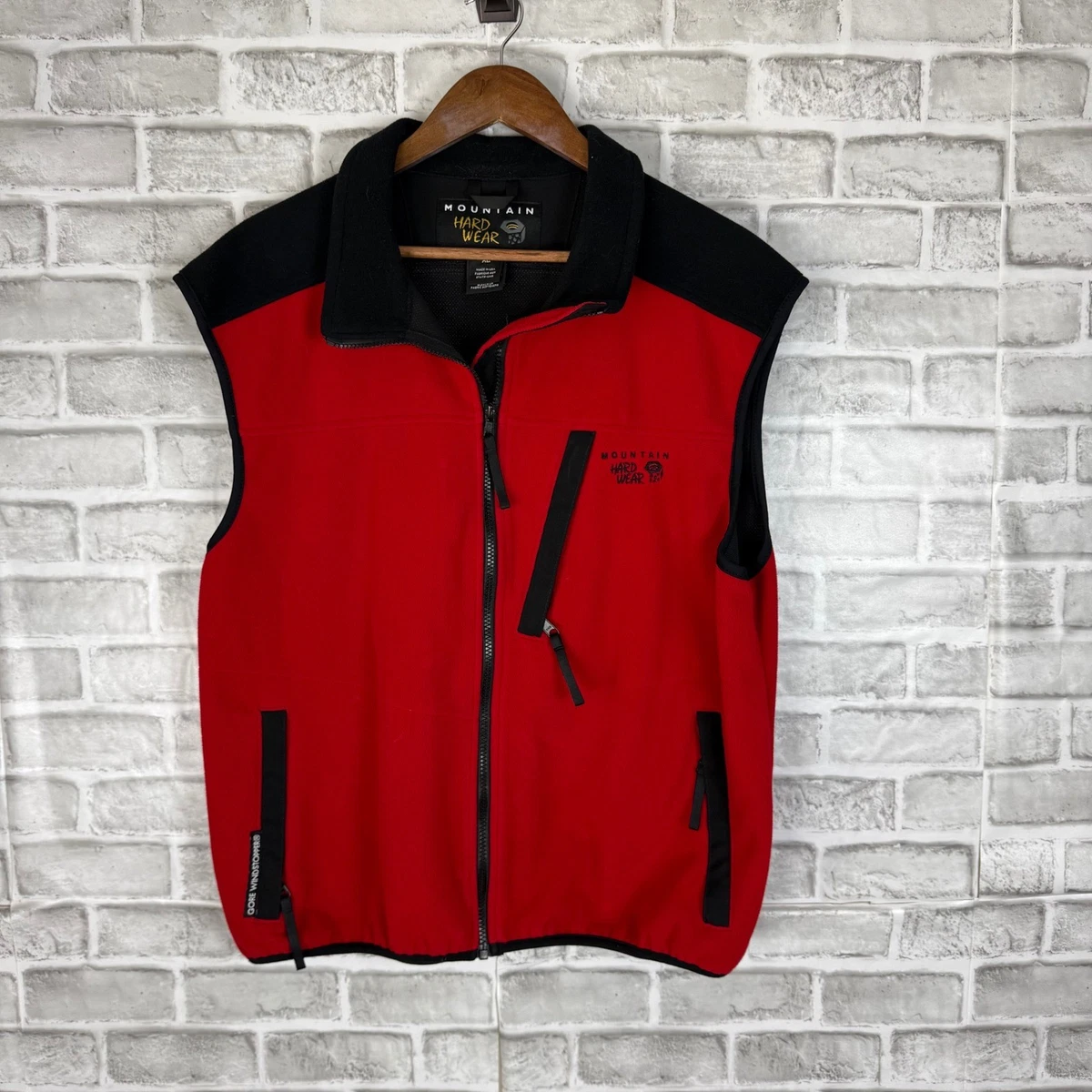 Stüssy & Mountain Hardwear Windstopper ® Vest - Black Outerwear Stüssy Japan
