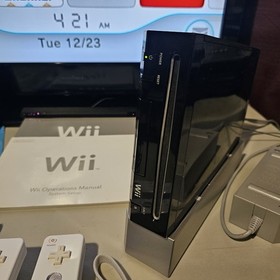 Nintendo Wii System Console Bundle with Game & Accessories 
