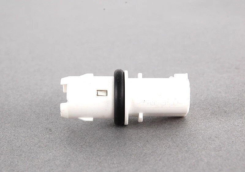 BMW Genuine Bulb Socket Fits E46 E60 E60 LCI E61 E61 LCI E63 E63 LCI 63138382104