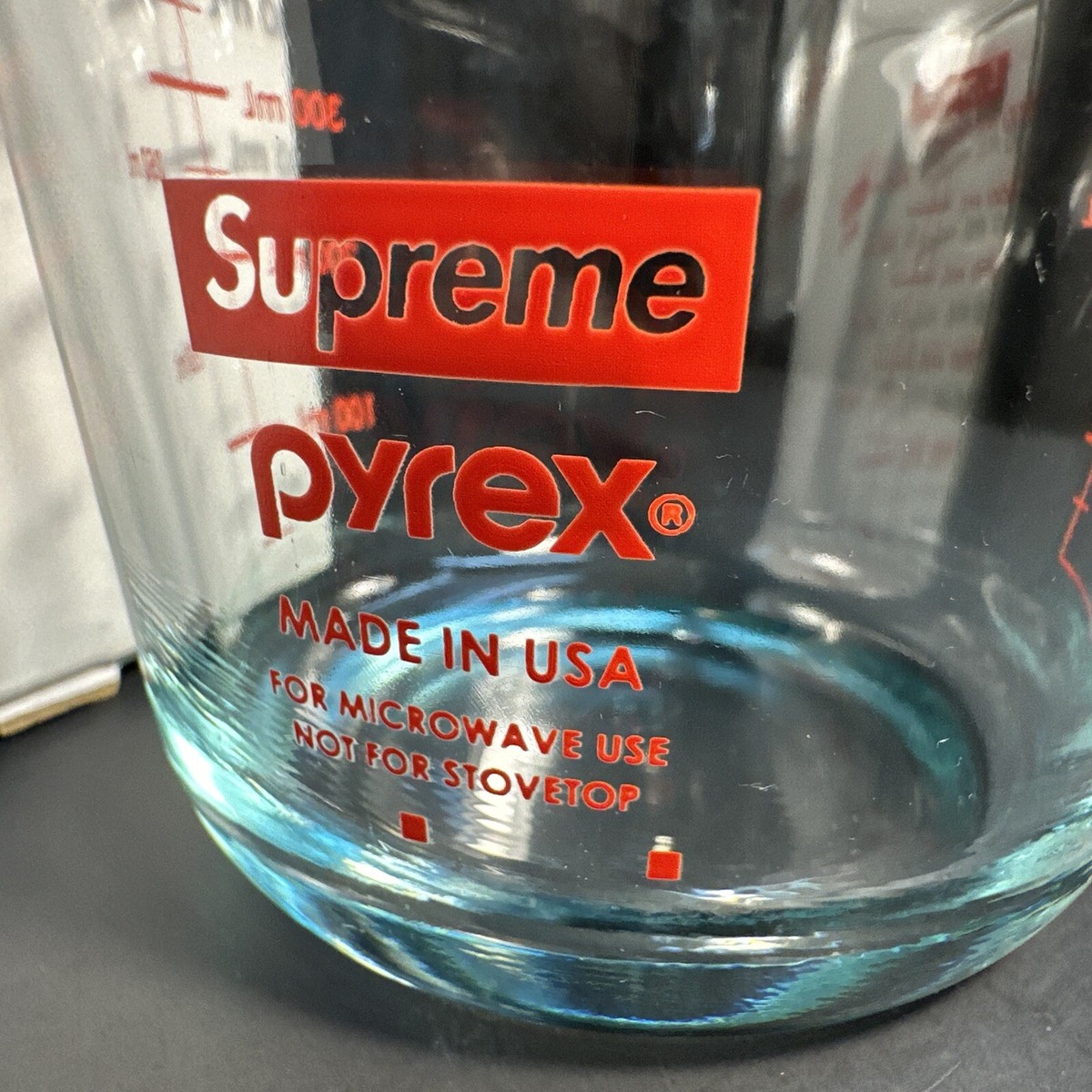 Supreme Pyrex 2 Cup Measuring Cup FW19 Accessories Bogo | eBay Supreme Pyrex 2 Cup Measuring Cup FW19 Accessories Bogo | eBay