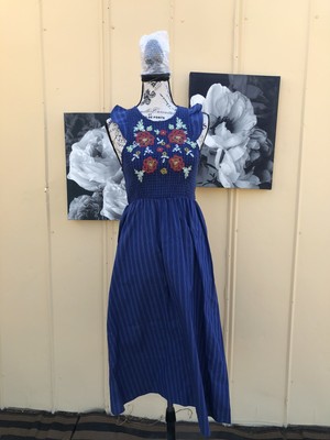 Coco + Jaimeson Striped Midi Dress Smocked Embroidered Floral Blue Size S Ruffle