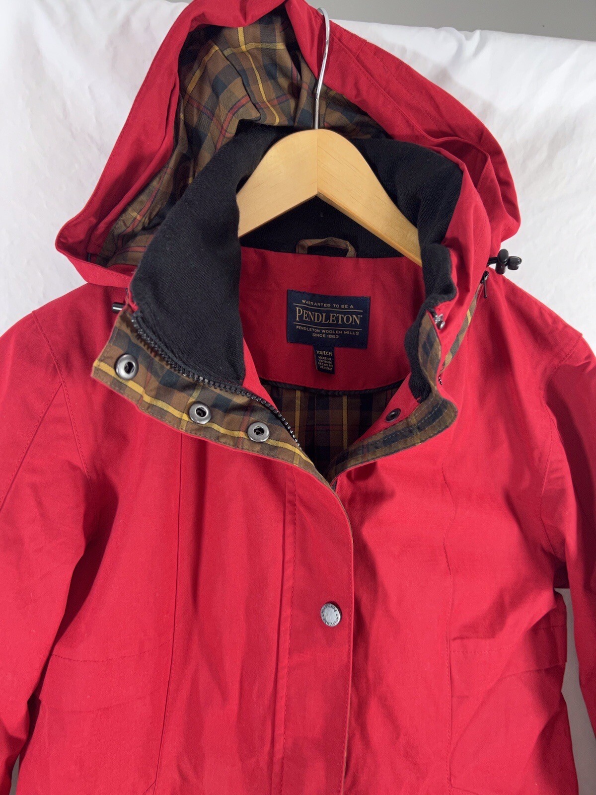 PENDLETON Red Softshell Women Rain Jacket with Ho… - image 4