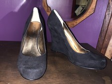 Nine West  Black Suede Wedge Heels Women's Size 9 1/2M  NWOT