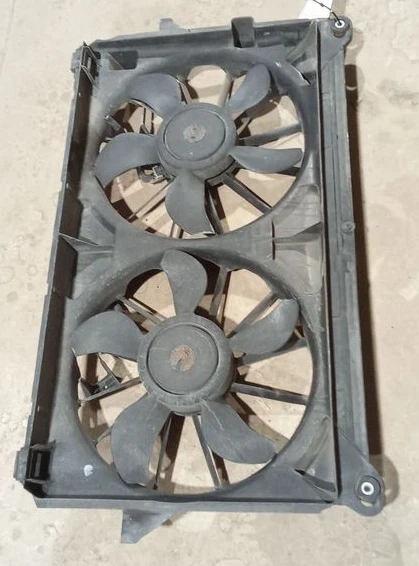 2010-2014 Chevrolet Tahoe Radiator Cooling Fan Assembly - Image 2 of 2