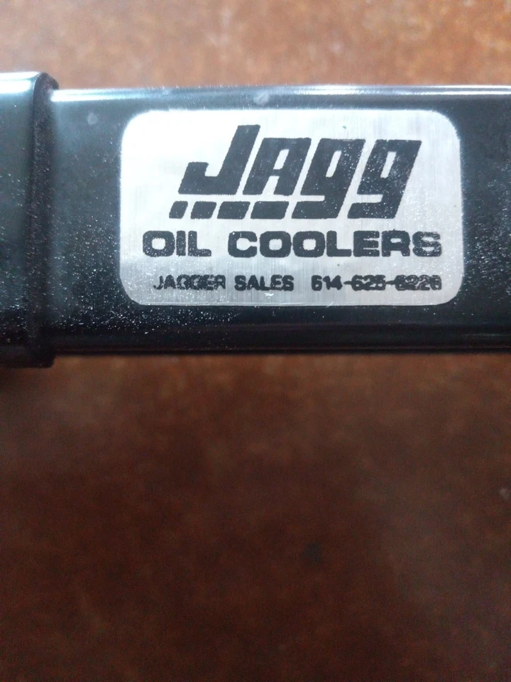 Sistema de enfriador de aceite Jagg Deluxe montaje en cuadro de 6 filas Harley Davidson Foto 4 de 4