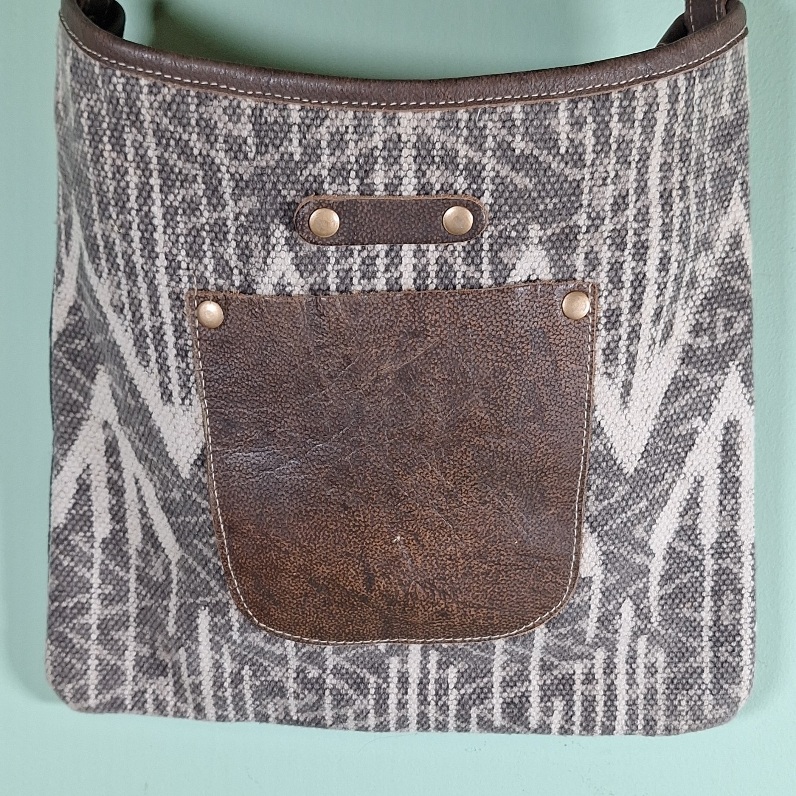 Myra Geometric Pattern Distressed Shoulder Bag Gr… - image 2