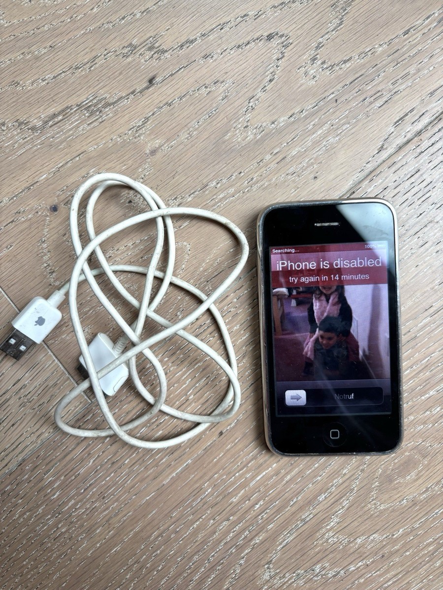 Apple iPhone 3GS - 32 GB - Black (Unlocked) (CA) for sale