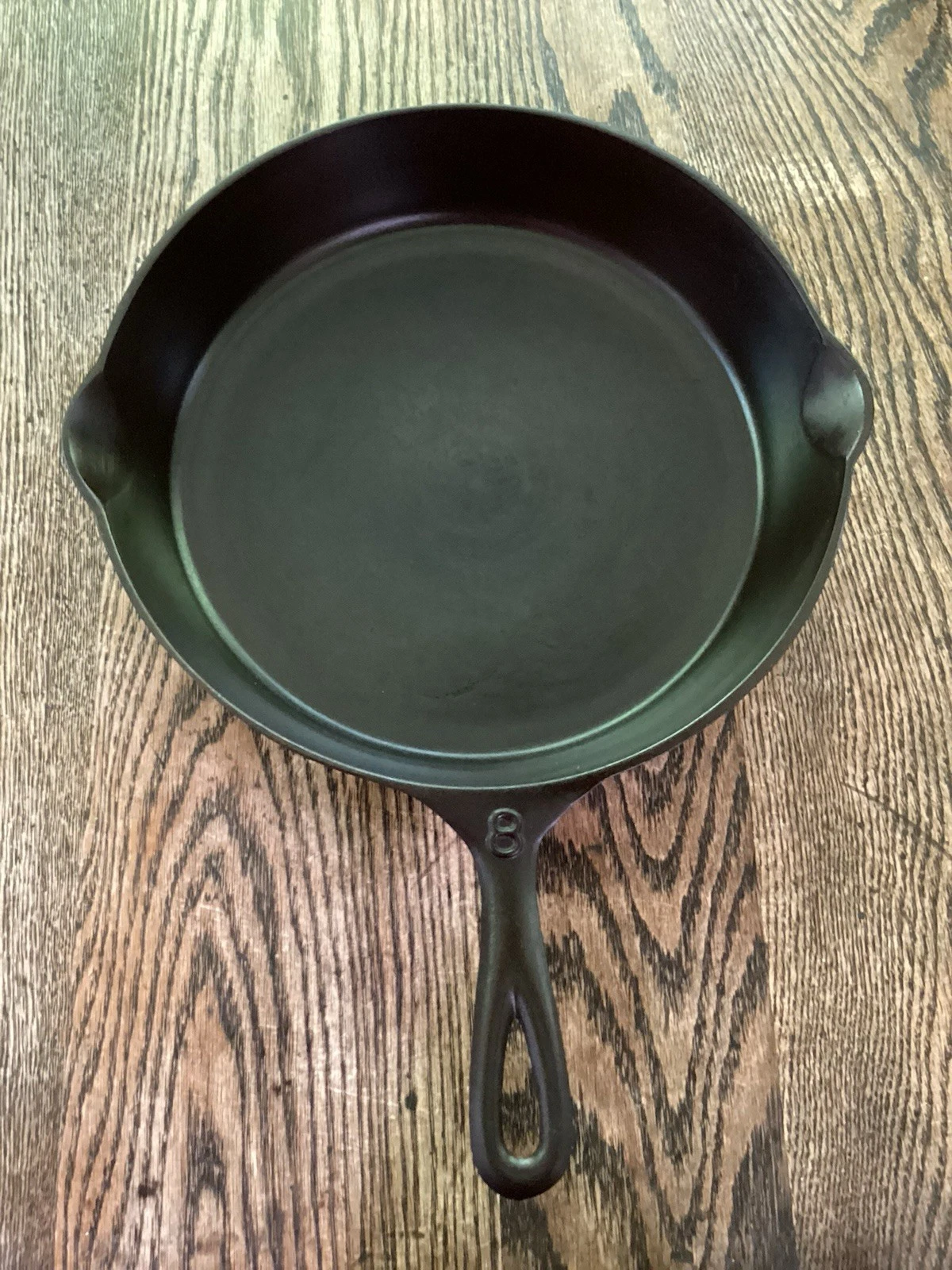 Lodge Cast Iron Arc Logo #8 Skillet with Raised Number Handle