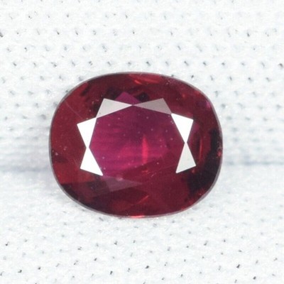 0.88 ct LUSTROUS PINKISH RED / EARTH MINED 100% NATURAL RUBY - Oval See Vdo 7SD