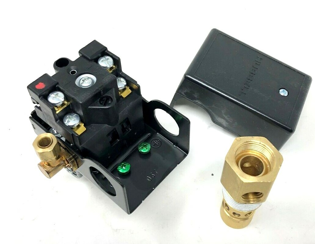 Nintendo Switch - あきあ1698 61l5KEZoV0L._UF350,350_QL80_.jpg