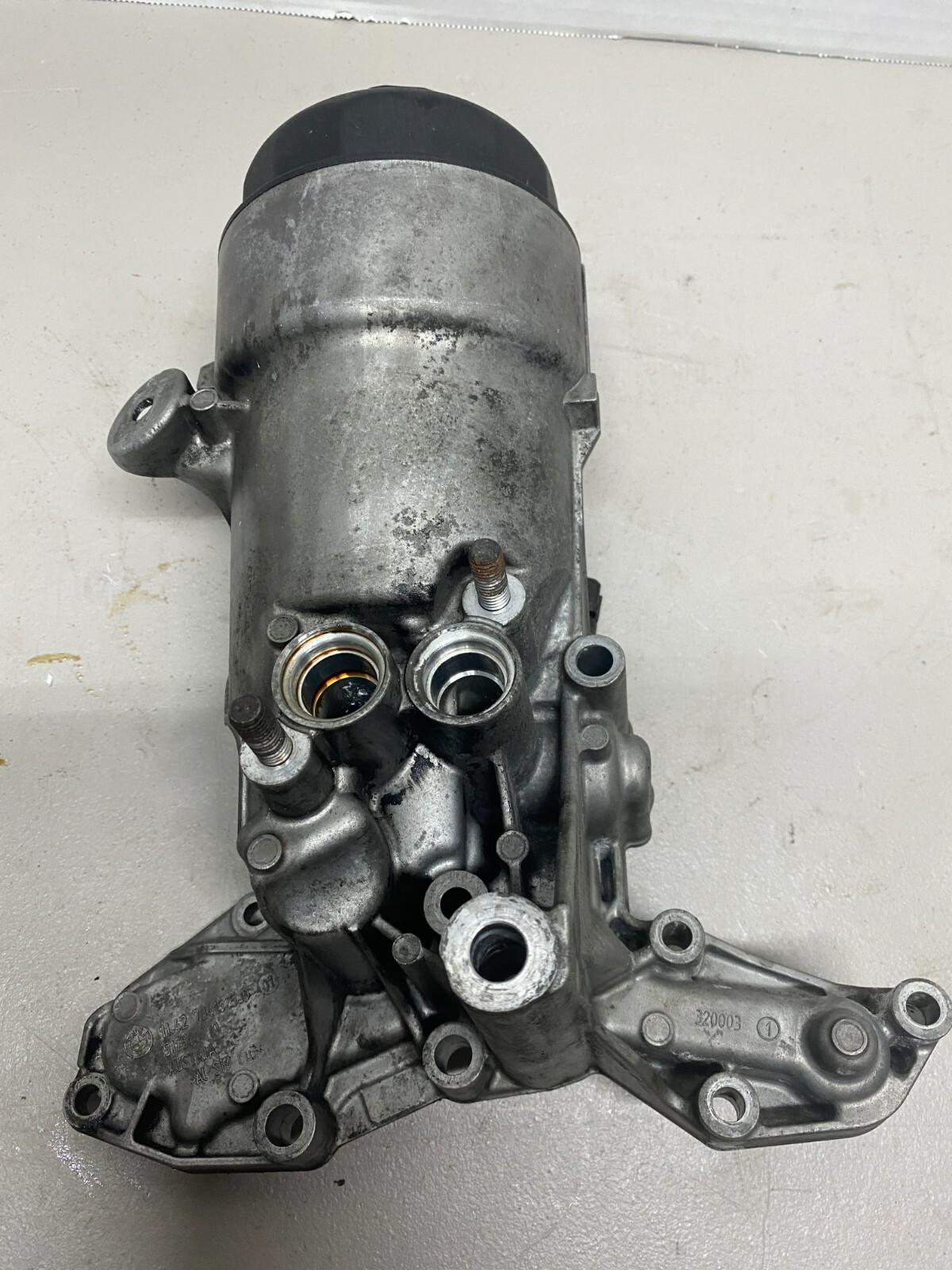 OEM BMW 11427841525 0813 E90 E92 E93 M3 Engine Oil Filter Housing 4.0L