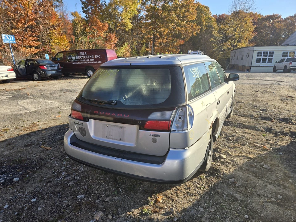 00 01 02 03 04 SUBARU LEGACY Rear Bumper Assembly Foto 3 de 4