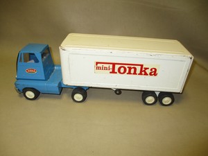 miniature tractor trailer