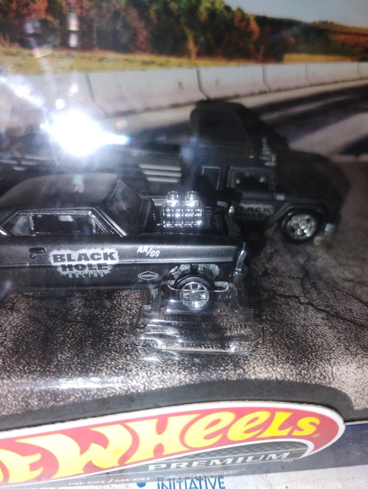 Hot Wheels Premium Car Culture Team Transport Black Hole Gasser Diorama Set Foto 2 de 4