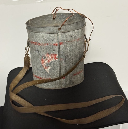 Old Pal Vintage oval galvanized minnow/bait bucket with ventilated insert tray