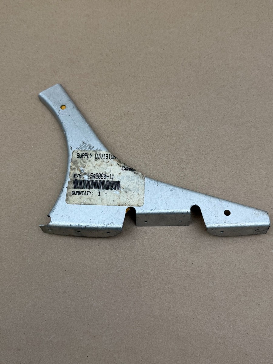 Cessna Bracket Hinge P/N: 1542060-11 (3371) | eBay