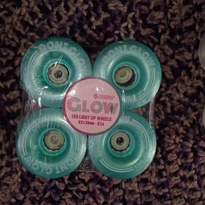 Bont Roller Skate Glow LED Light Up Wheels 4 Pack Misty Teal 62mm 38mm 83a 