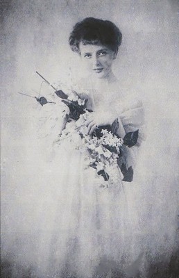 A ''French Actress & After Show Bouquet'' Antique Undivided Back Photo Postcard-23